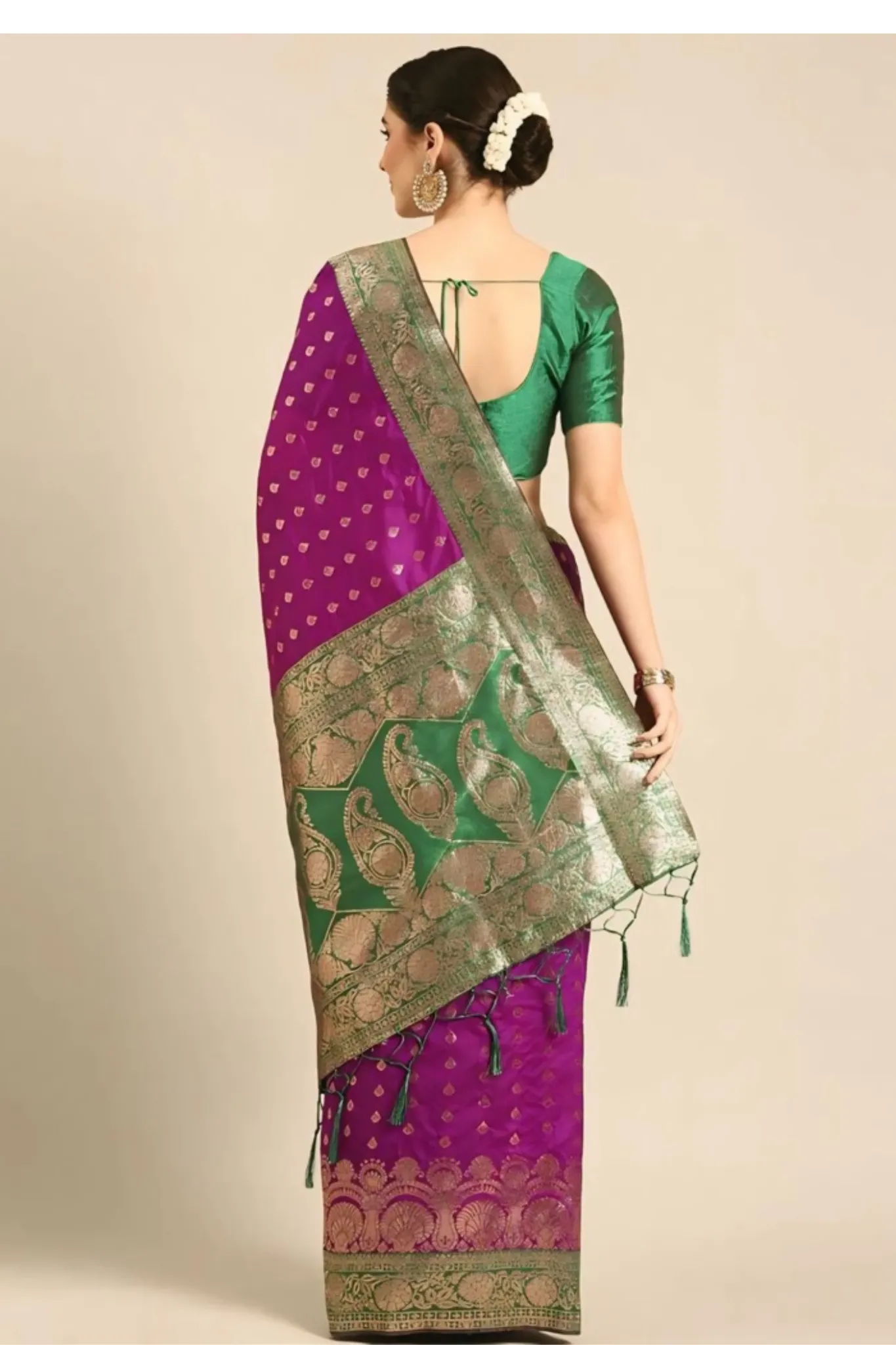 CLASSICAL LOOK SILK SAREE PICK FOR WEDDING & SOCIAL GATHERING