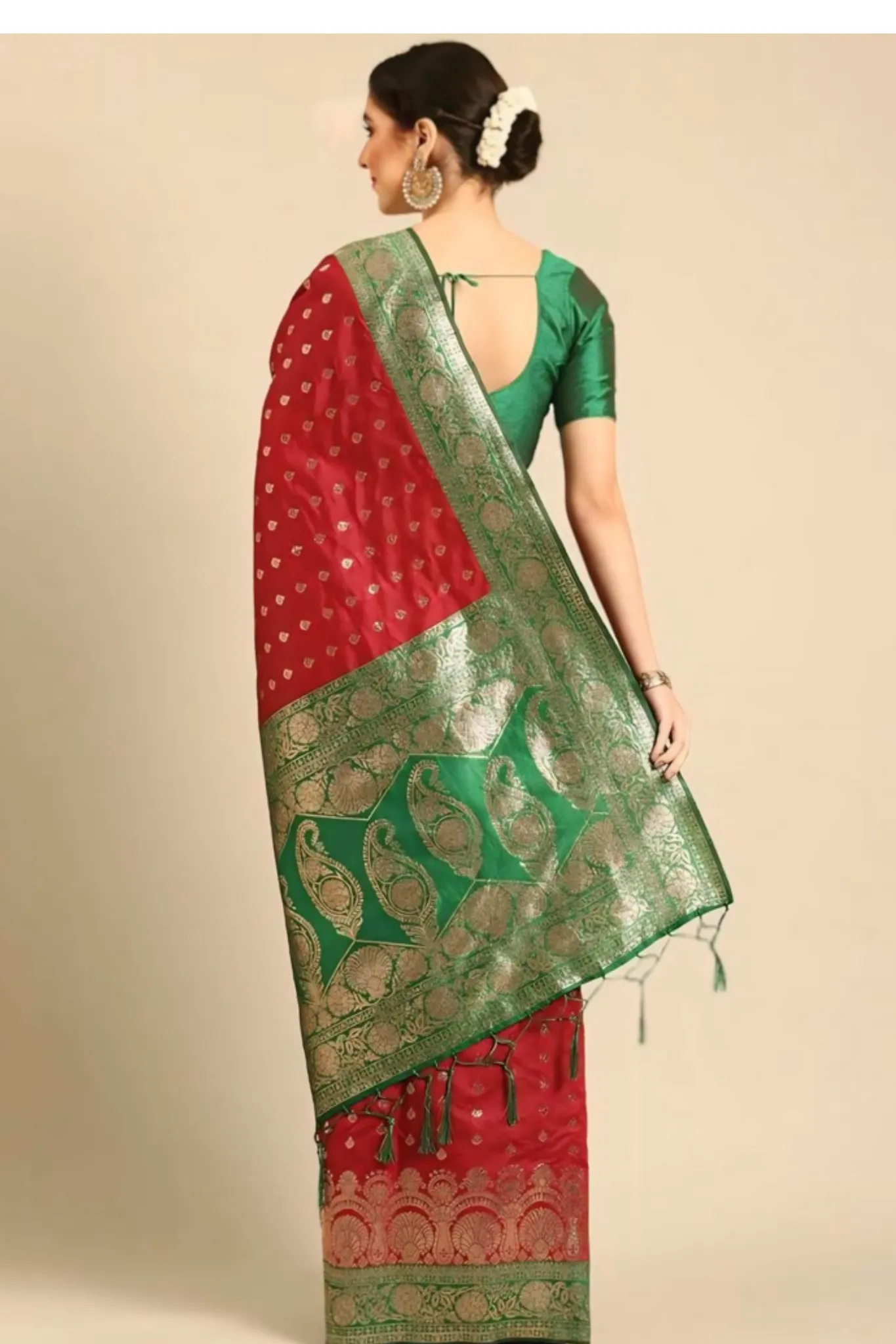 CLASSICAL LOOK SILK SAREE PICK FOR WEDDING & SOCIAL GATHERING