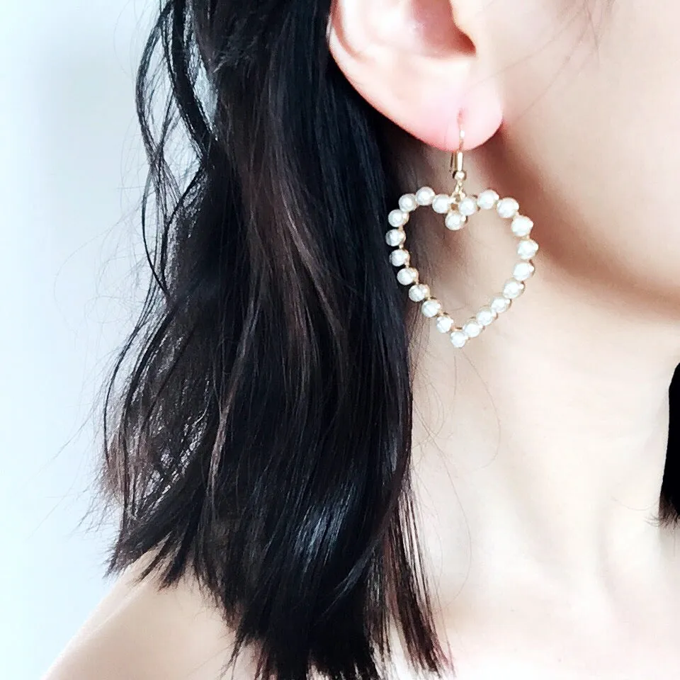 FAUX PEARL HEART EARRINGS