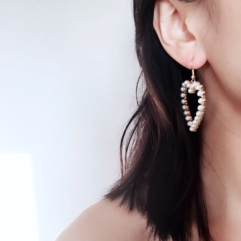 FAUX PEARL HEART EARRINGS