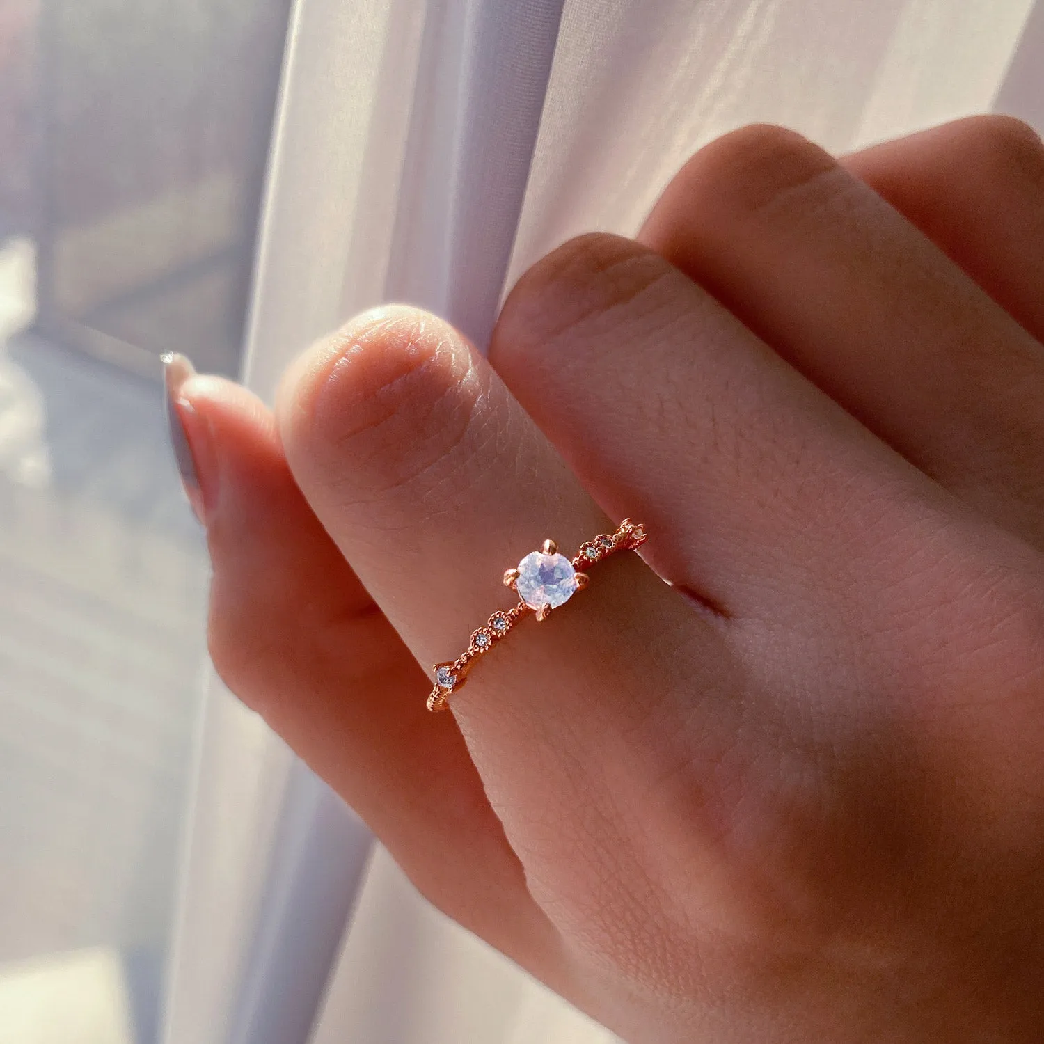 GLADIS MOONSTONE Ring