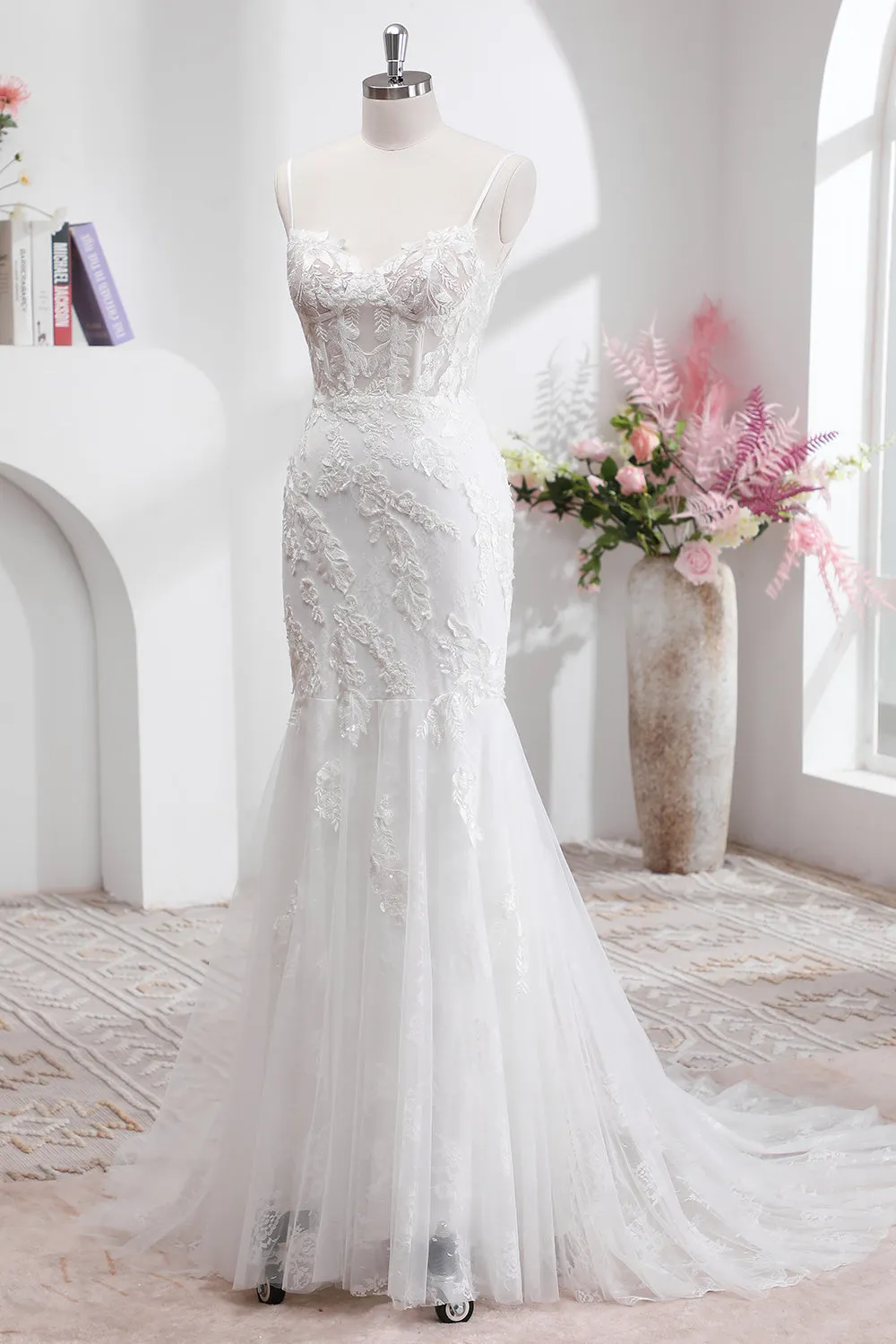 Sweep Train Tulle Corset Spaghetti Straps Wedding Dress with Appliques