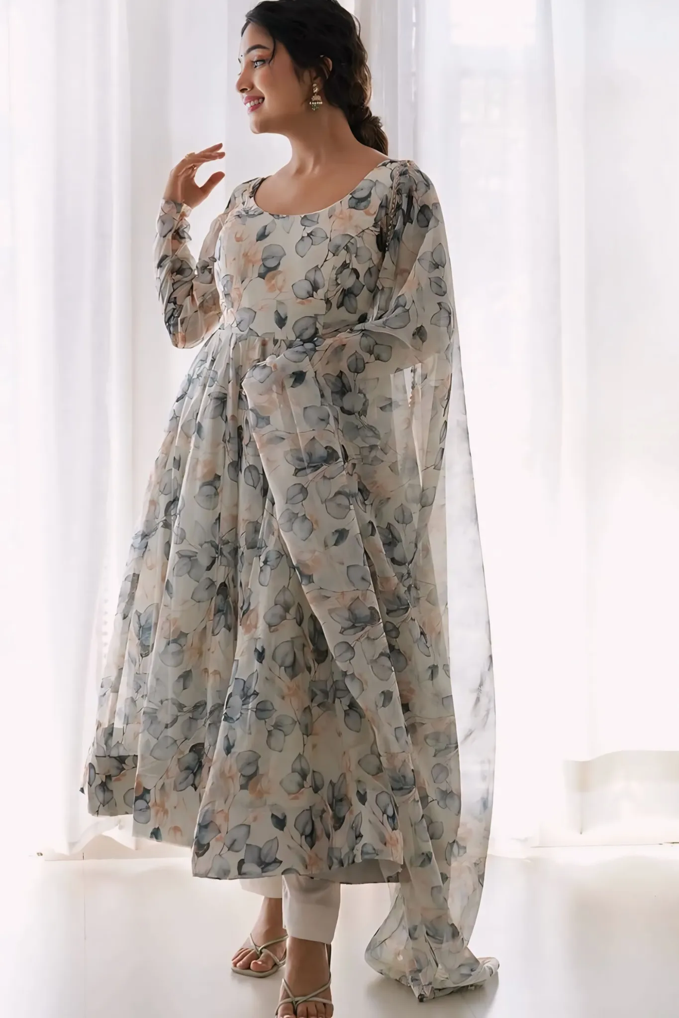 WOMEN BEAUTIFUL LEAF PRINT FLARED KURTA WITH DUPATTA